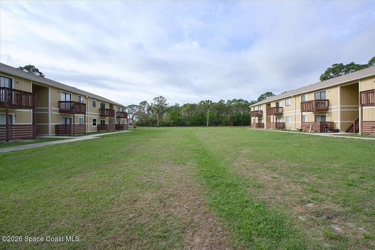 2 bed, 1.0 bath, 8760 sqft, $1,350 — Photo 1