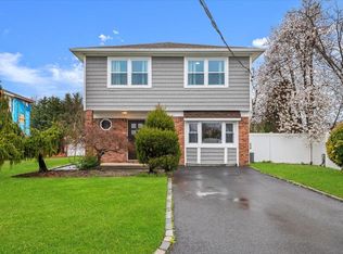710 Prospect Pl, Bellmore, NY 11710