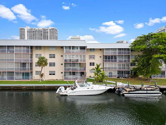 4th image of 3600 NE 170th Street #206