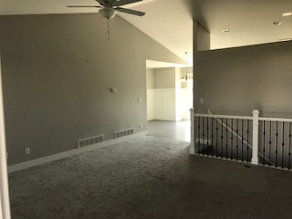 3rd image of 1387 N Preston Dr