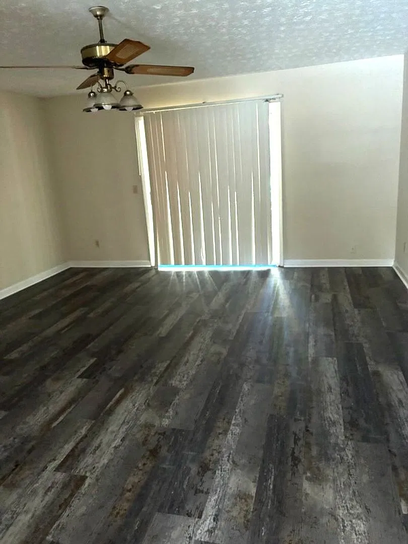Pinebrooke Apartments — Photo 4