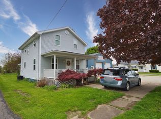 28 Chestnut St, Girard, PA 16417