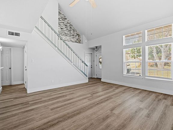 5th image of 2304 Crestmeadow St