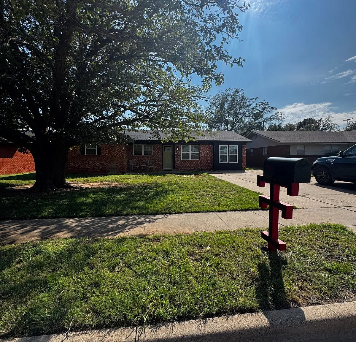 4 bed, 2.0 bath, 1413 sqft, $2,100 — Photo 2