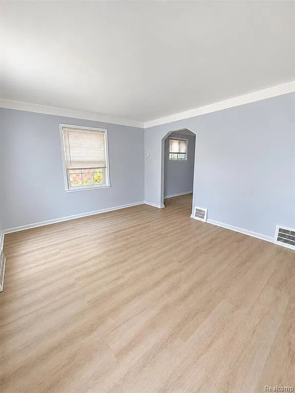 2 bed, 1.0 bath, 800 sqft, $1,050 — Photo 4