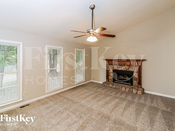 3rd image of 480 Holland Rd