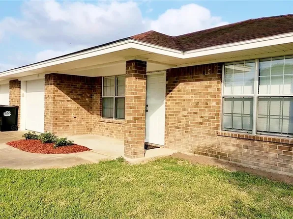 123 & 125 6th St, Vanderbilt, TX 77991