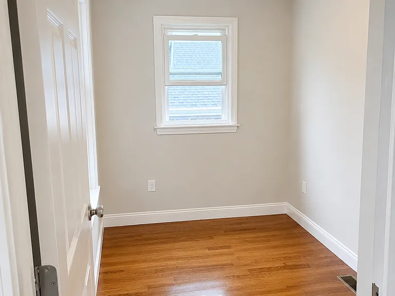 7 Park St #B — Photo 10