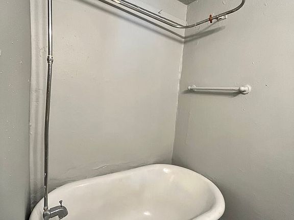 4th image of 2207 Jones St #301