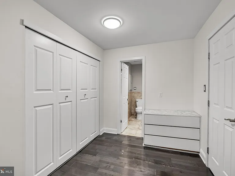 702 Abbey Ct — Photo 19