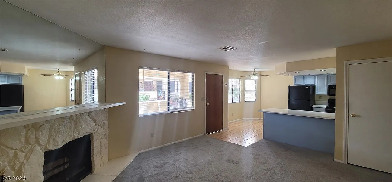2 bed, 2.0 bath, 912 sqft, $1,285 — Photo 4