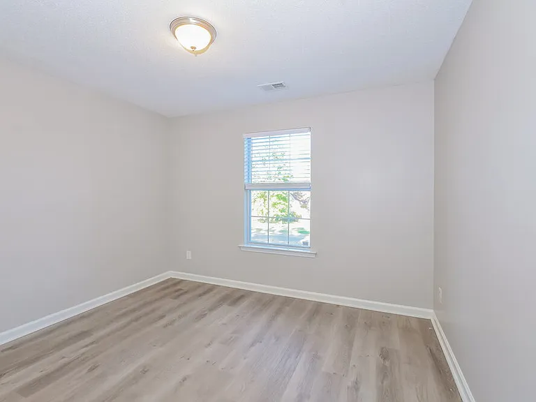 4953 Wemberley Dr — Photo 14