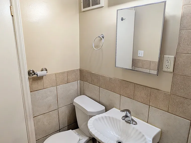 1215 S Willow Ave — Photo 9