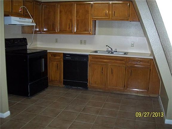 2nd image of 223 Big Oaks Dr