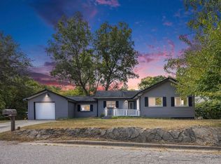 636 Sherry Dr, Lake Orion, MI
