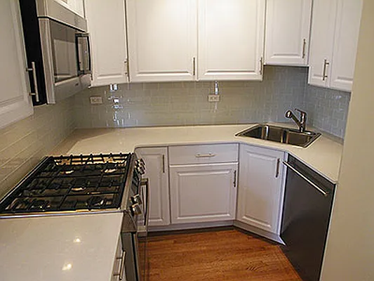 Rented by Verdi Square Realty | media 13