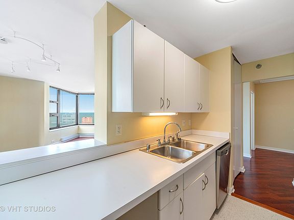 5th image of 401 E Ontario St APT 3301