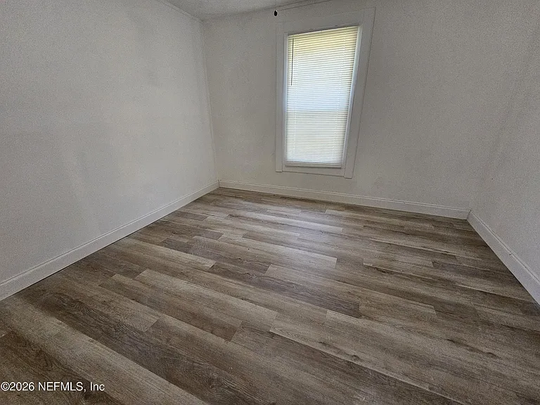 3920 N Davis St — Photo 10