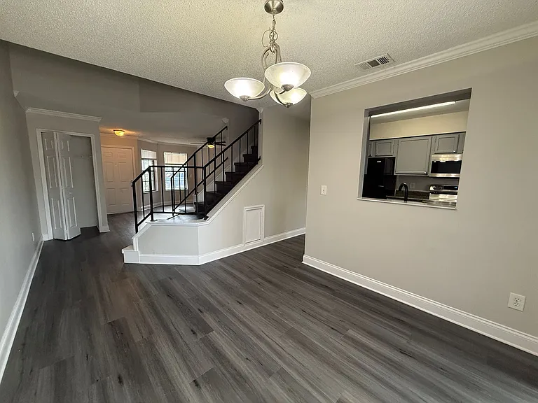 2982 Embassy Ct — Photo 5