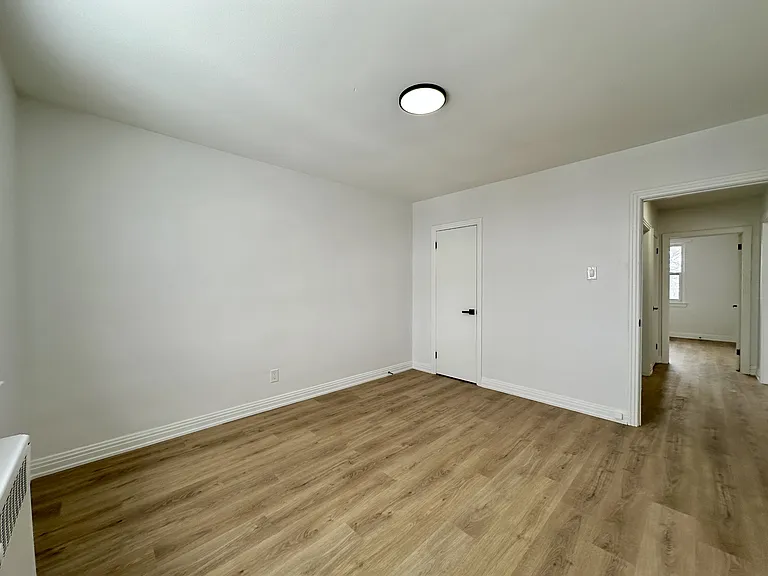 839 Kirkwood Ave — Photo 9