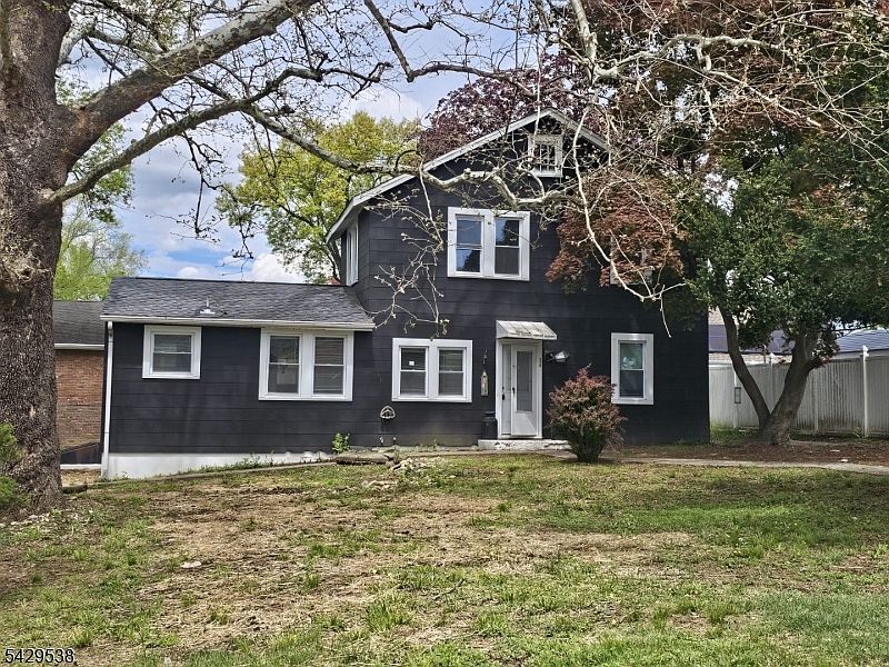 1st image of 34 Walnut Ave