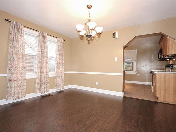 5th image of 3823 Meyerfeld Ave