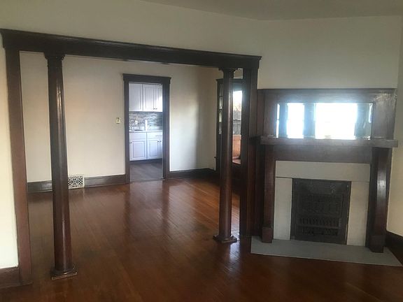 3rd image of 1370 Fry Ave