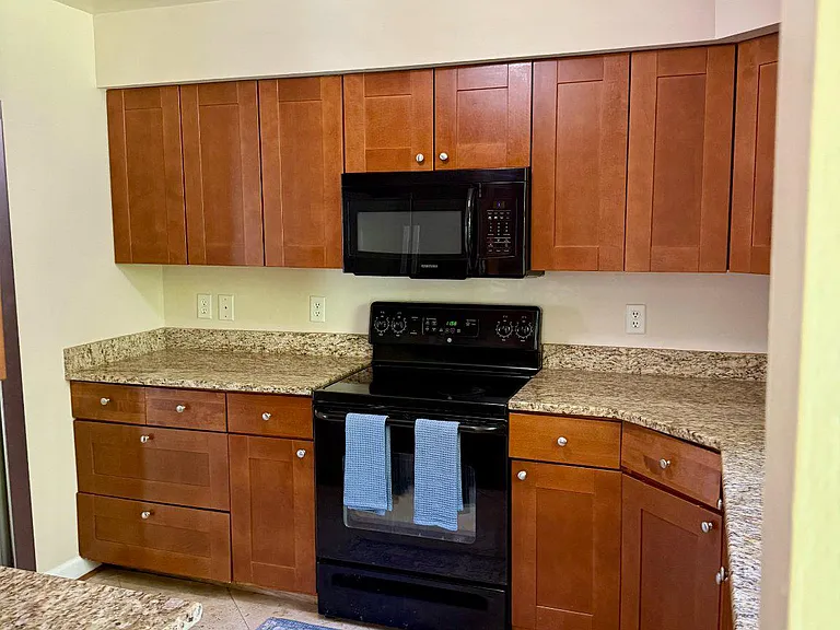 15570 Northgate Dr — Photo 7