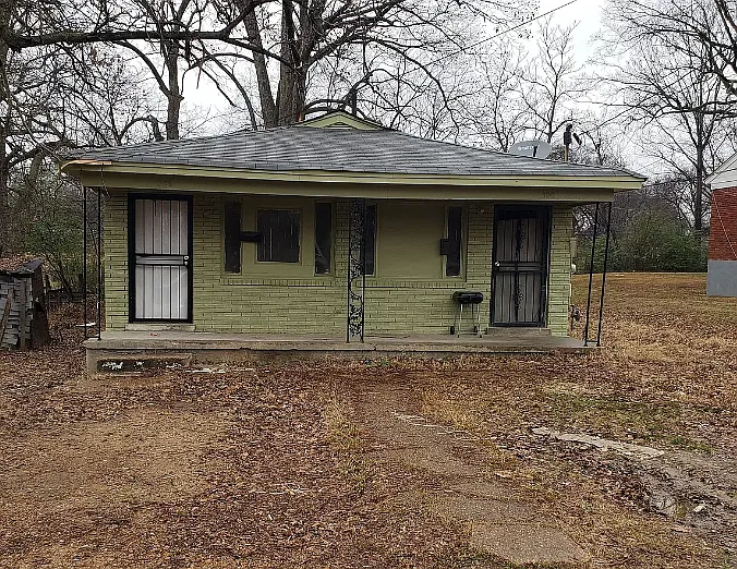 306 E Waldorf Ave — Photo 1