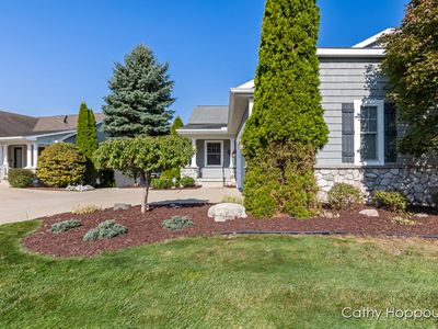 5162 Hawk Hollow Dr E, Bath, MI, 48808