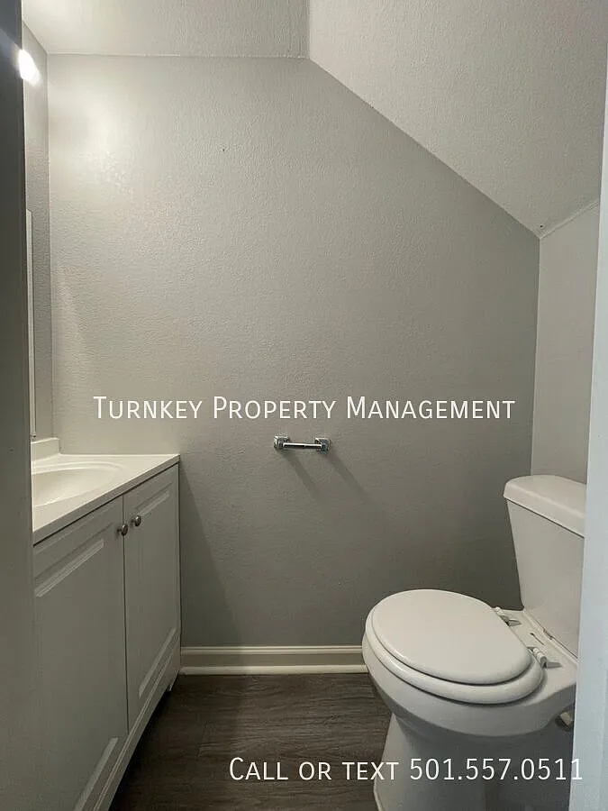 8906 Morris Manor Unit 4 -- Half Off First Month's Rent !! — Photo 3