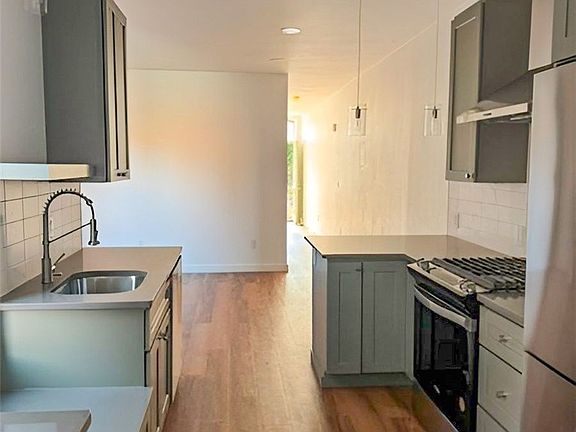 5th image of 1114 Arch St