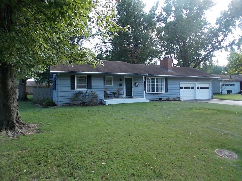 1st image of 806 Lakeview Dr