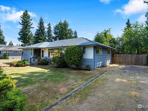 2nd image of 9509 48th Drive NE