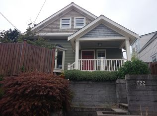 722 N 74th St, Seattle, WA 98103
