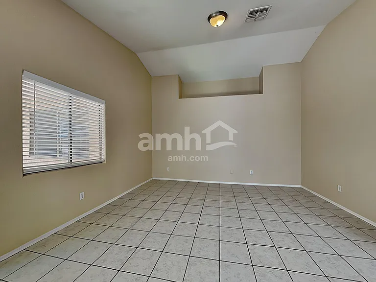 6323 W Winslow Ave — Photo 4
