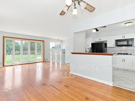 5th image of 991 Sherbrook Cir