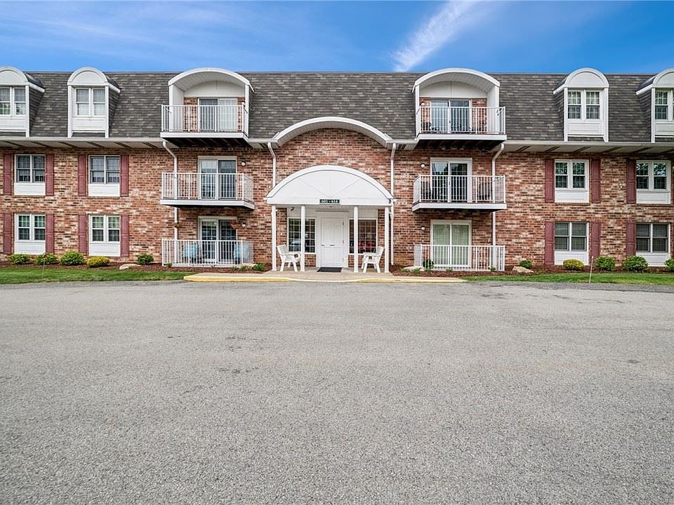 1st image of 613 Clubhouse Dr S