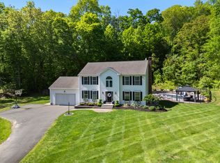 8 Autumn Ct, Northford, CT 06472