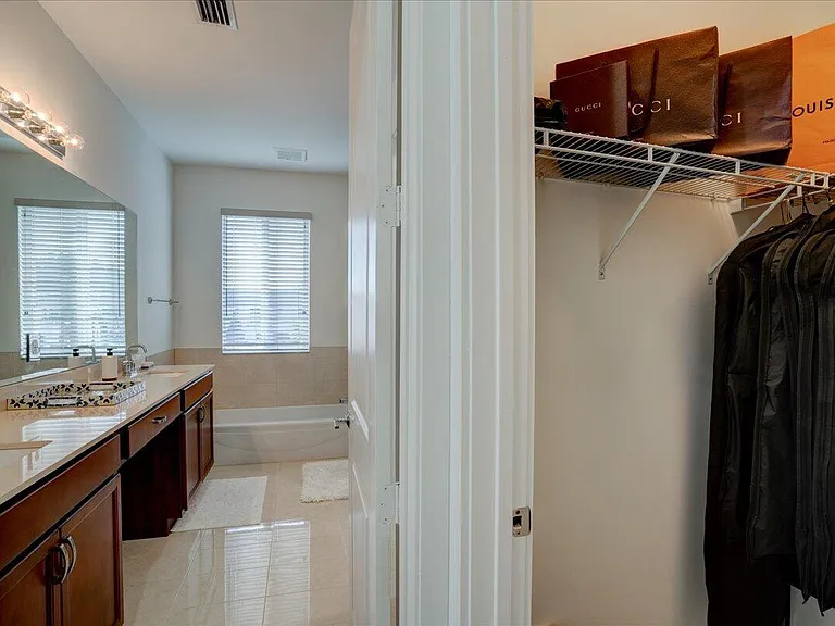 1451 Pioneer Way — Photo 36