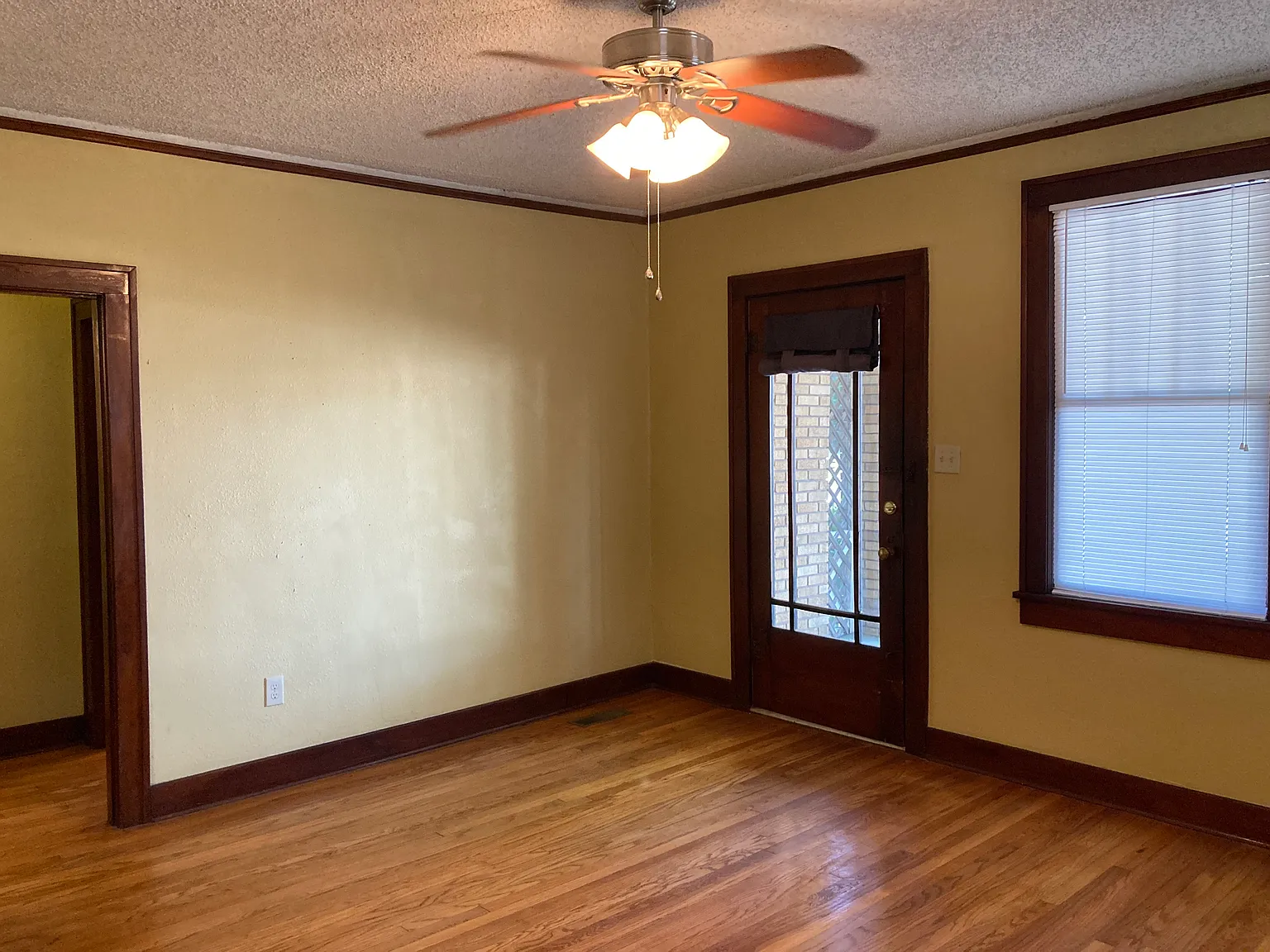 3 bed, 1380 sqft, $1,350 — Photo 4