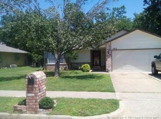 7713 S Juniper Pl, Broken Arrow, OK 74011