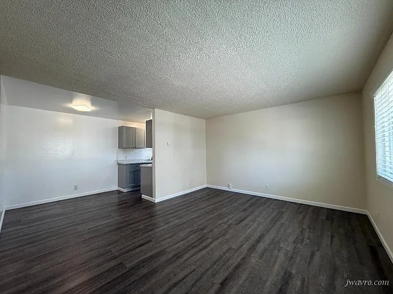 690 Bradford St #7 — Photo 6