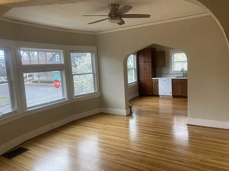 80-86 NE Wygant St — Photo 5