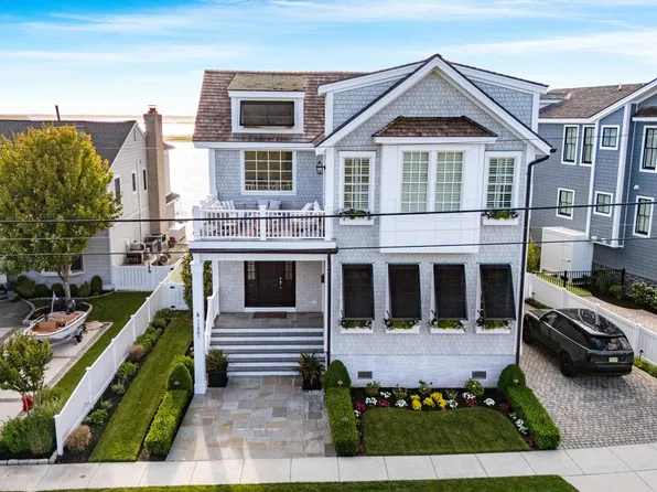 11501 Paradise Dr, Stone Harbor, NJ 08247