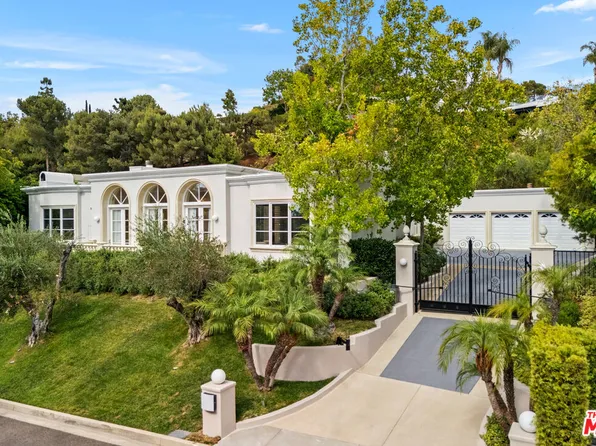 475 Martin Ln, Beverly Hills, CA 90210