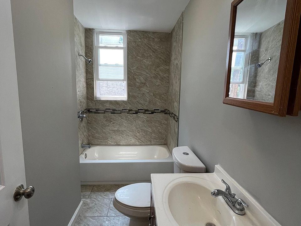 1st image of 846 S 17th St #1L