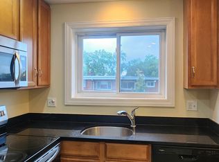 4842 Conrad St #2, Skokie, IL 60077