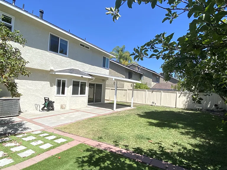 26162 Roscommon Ct — Photo 14