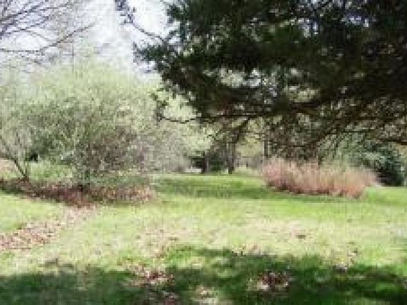 4th image of 18 Saint Johns Dr